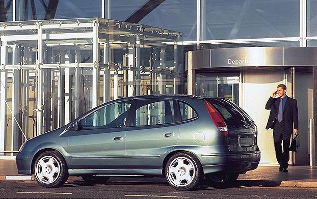 Nissan Almera Tino